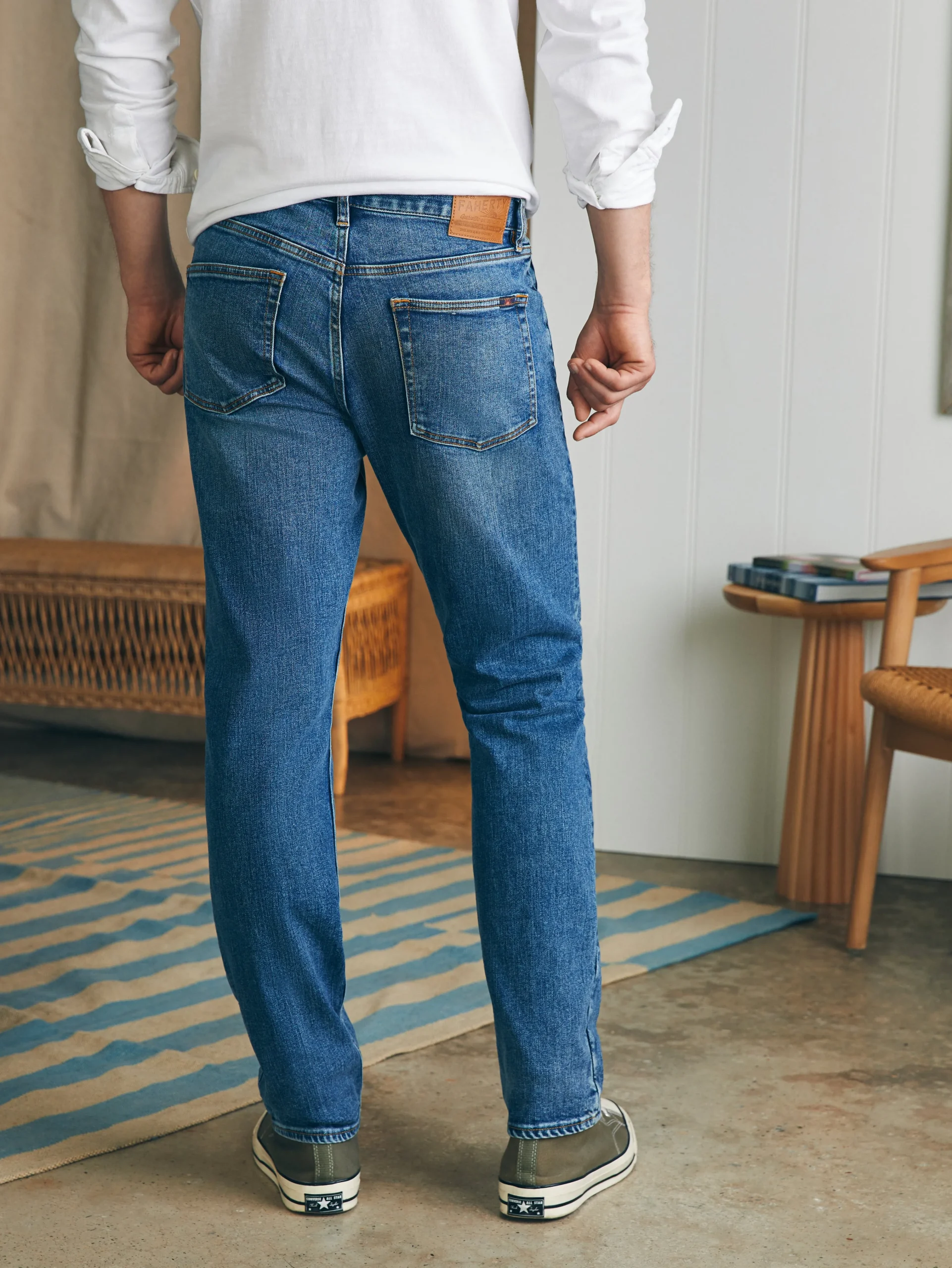 Faherty Brand Organic Cotton Slim Straight Denim (32" Inseam) -^ Pants