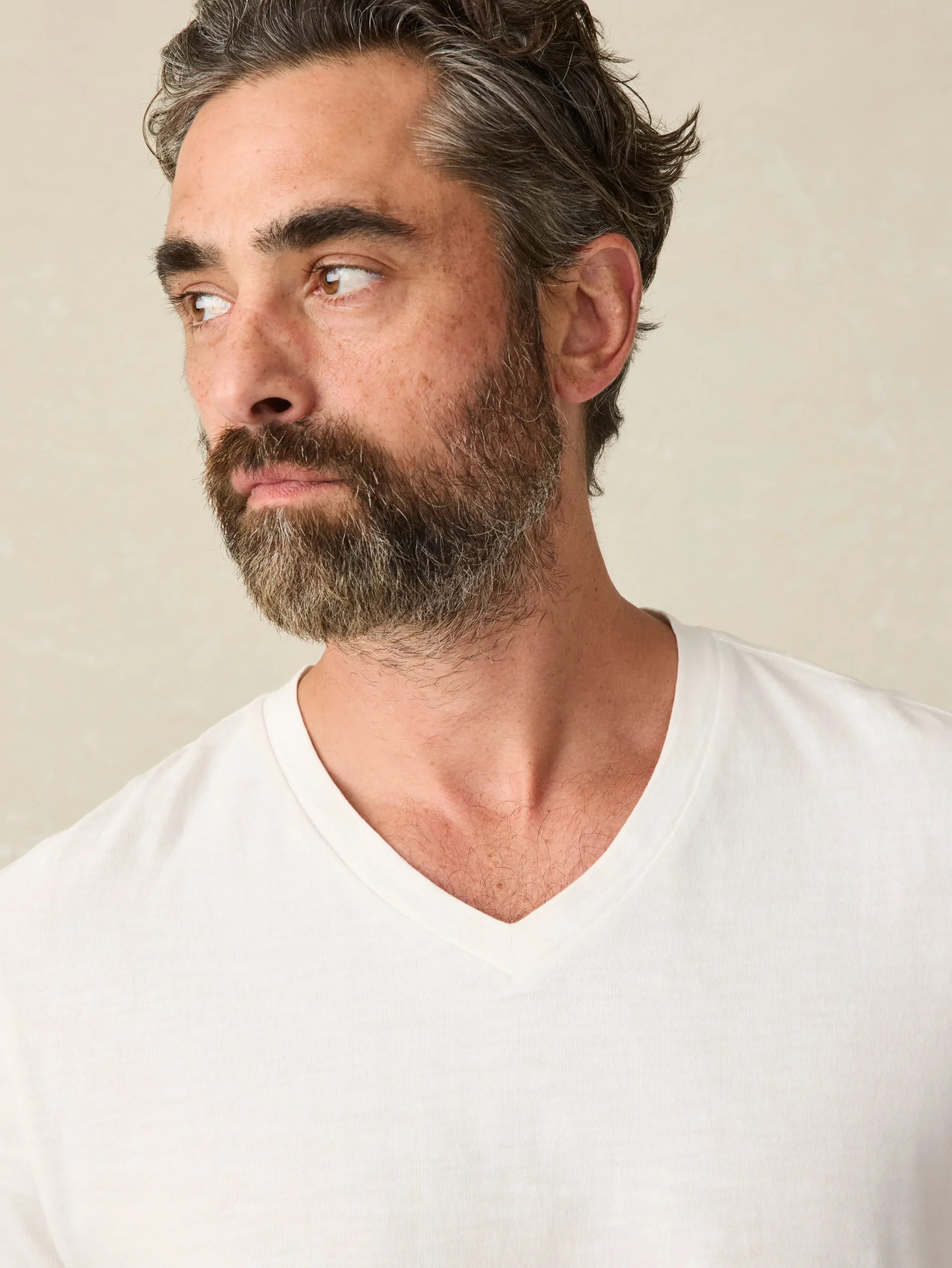 Faherty Brand Sunwashed V-Neck Tee -^ T-Shirts & Henleys